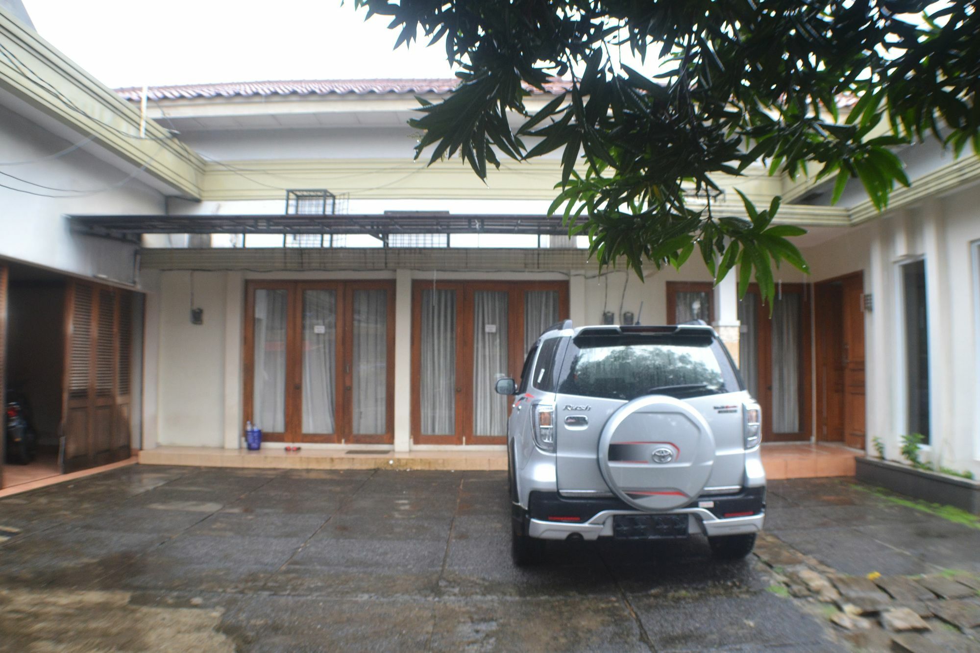 Oyo 968 Tirthankara Residence Jakarta Exterior photo
